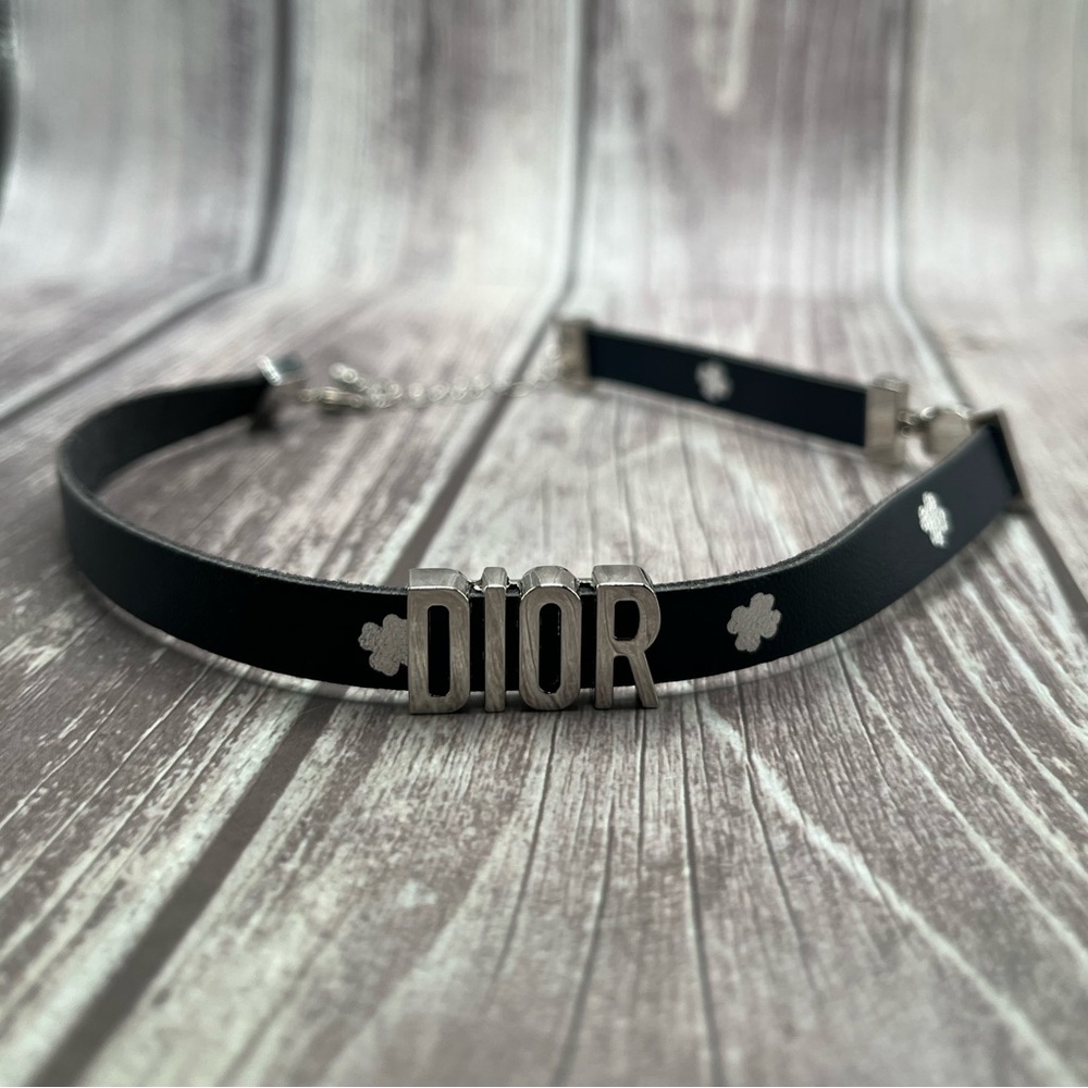 NIB Dior Lucky Charms Logo Choker Necklace Breloque Porte-Bonheur Black Silver - Picture 4 of 12